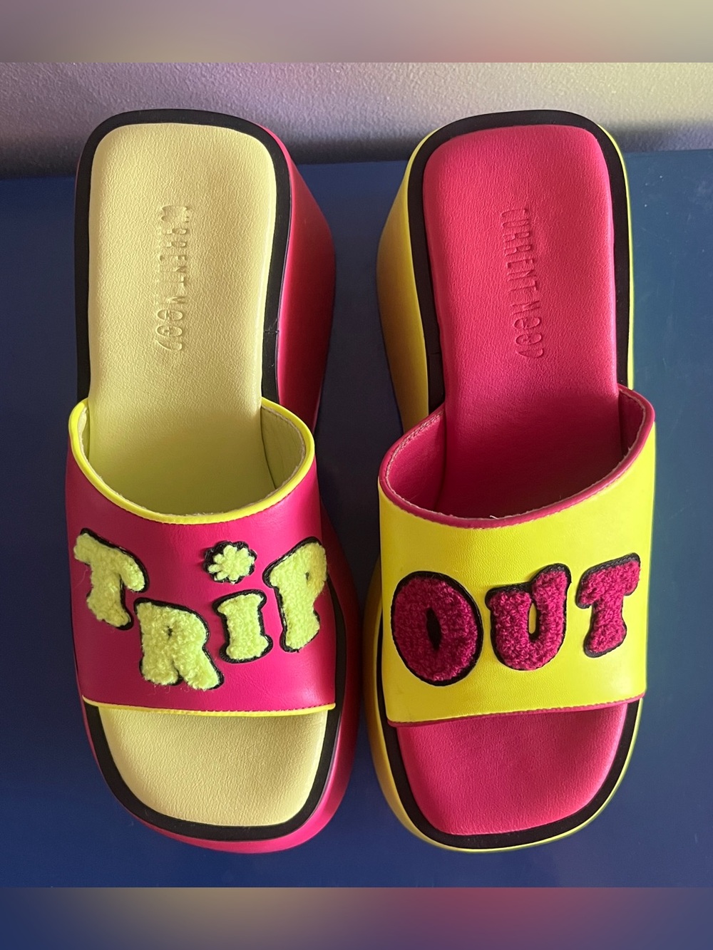 Current Mood Trip Out
Platform Sandals from Dolls Kill size 8M🔥